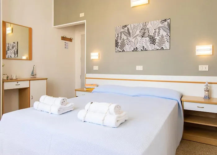 Lucciola ホテル カットーリカ