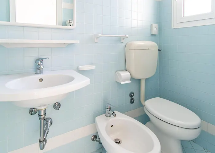 ホテル Lucciola カットーリカ