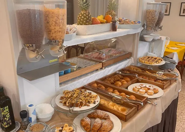 Lucciola ホテル カットーリカ